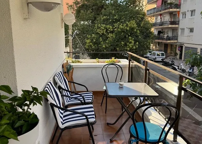 Apartamento Con Piscina, A 100M De La Playa